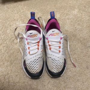 Girls Nike air 270